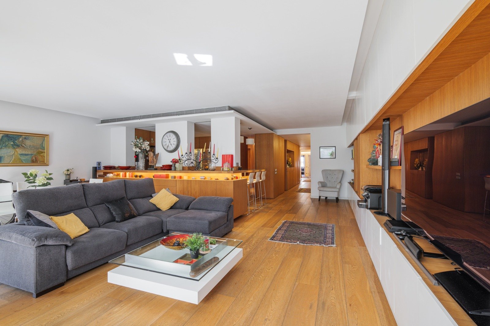 Appartement intérieur à Barcelone — salon avec vue, sélectionné par BCN-Immobilier